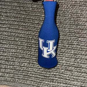 UNIVERITY OF KENTUCKY UK Bottle Beer Drink Beverage Koozy Holder